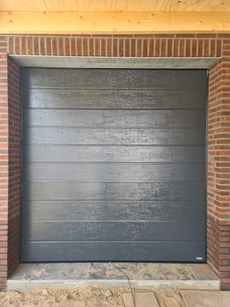 Sectionaaldeur – Woodgrain – Horizontaal breed – RAL7016