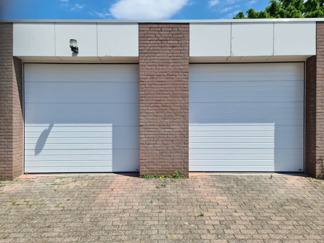 Sectionaaldeur duo – Horizontaal smal – RAL9016