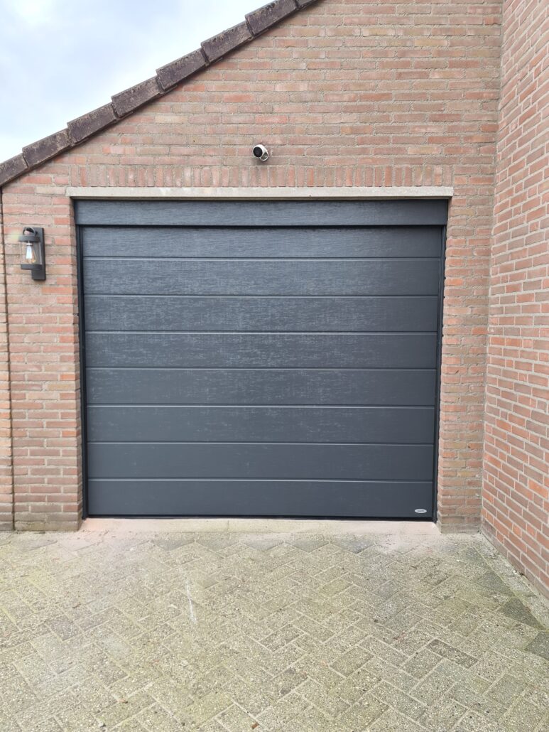 Sectionaaldeur – Woodgrain – Horizontaal smal – RAL7016