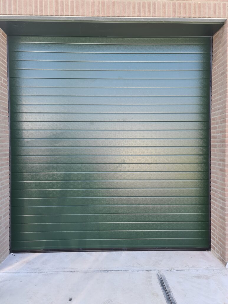 Sectionaaldeur – Woodgrain – Horizontaal smal – RALkleur naar keuze