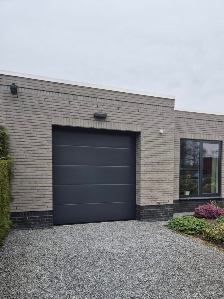 Sectionaaldeur – Vlak – Glad – RAL7016